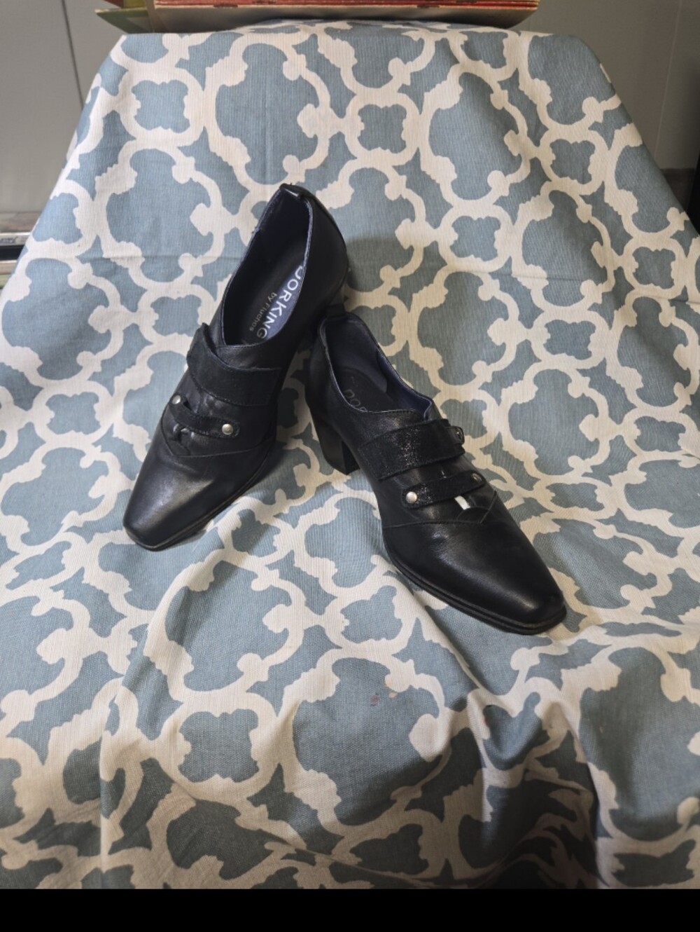 DORKING FLUCHOS HEELED DRESS SHOE SZ 37 NAVY BLUE LEATHER